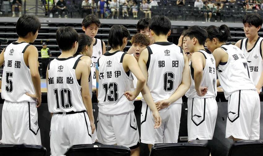 篮球-长春市第一〇八学校女子篮球队勇夺中国初中篮球联赛冠军