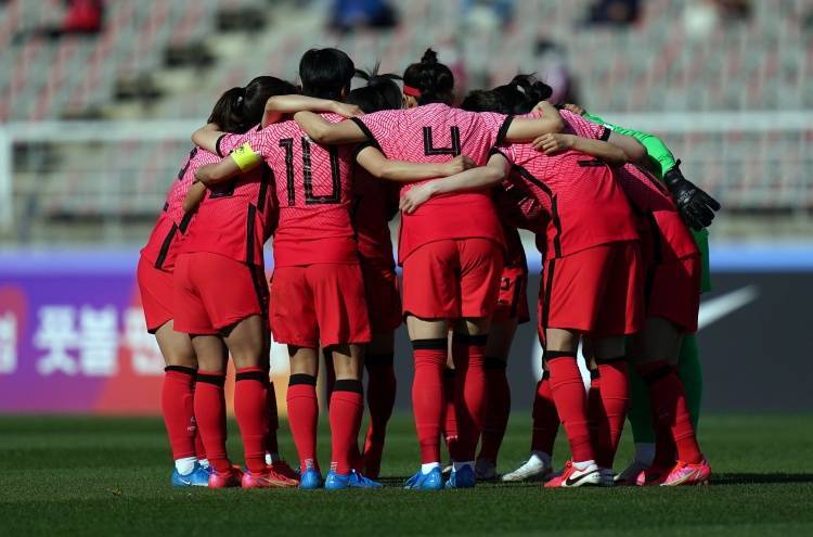 女足-足球报点评女足奥预赛对手：朝鲜女足强悍归来女足，体能困扰韩国女足