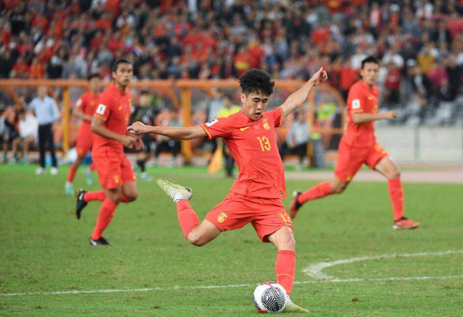 世预赛-终于明白为什么世预赛中国男足不敌韩国世预赛，看完分析，豁然开朗